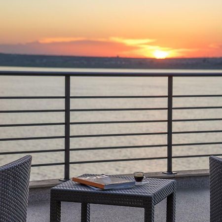 Lake Boutique Apartments & Rooms Mamaia Exteriör bild