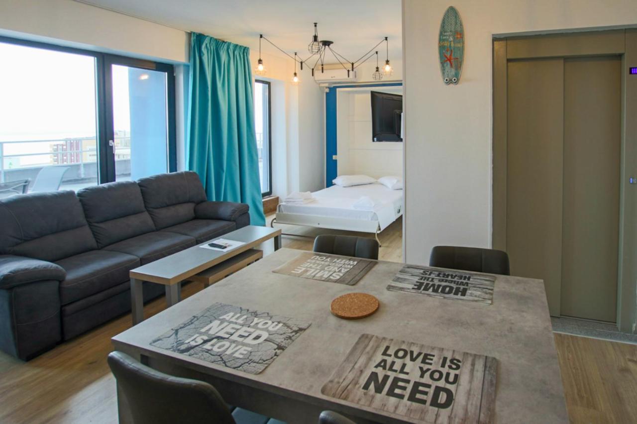 Lake Boutique Apartments & Rooms Mamaia Exteriör bild