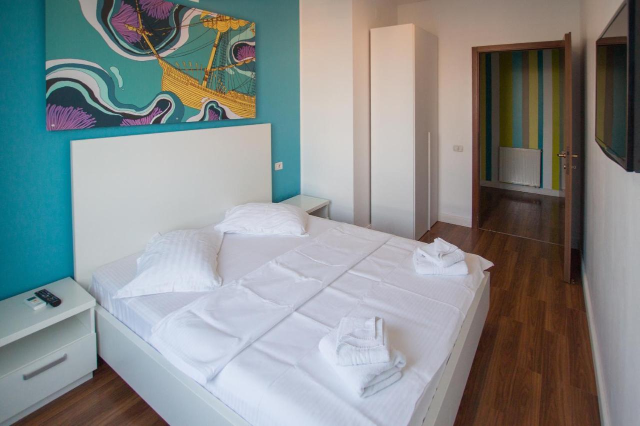 Lake Boutique Apartments & Rooms Mamaia Exteriör bild