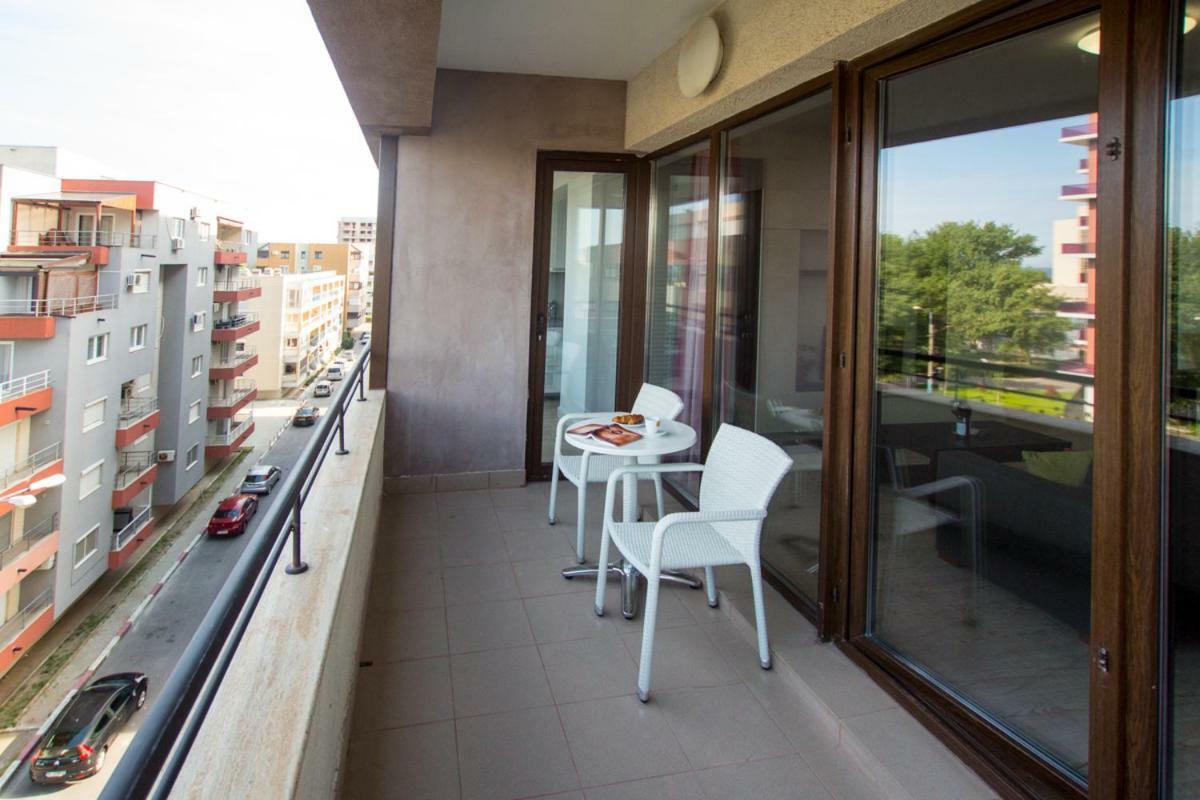 Lake Boutique Apartments & Rooms Mamaia Exteriör bild